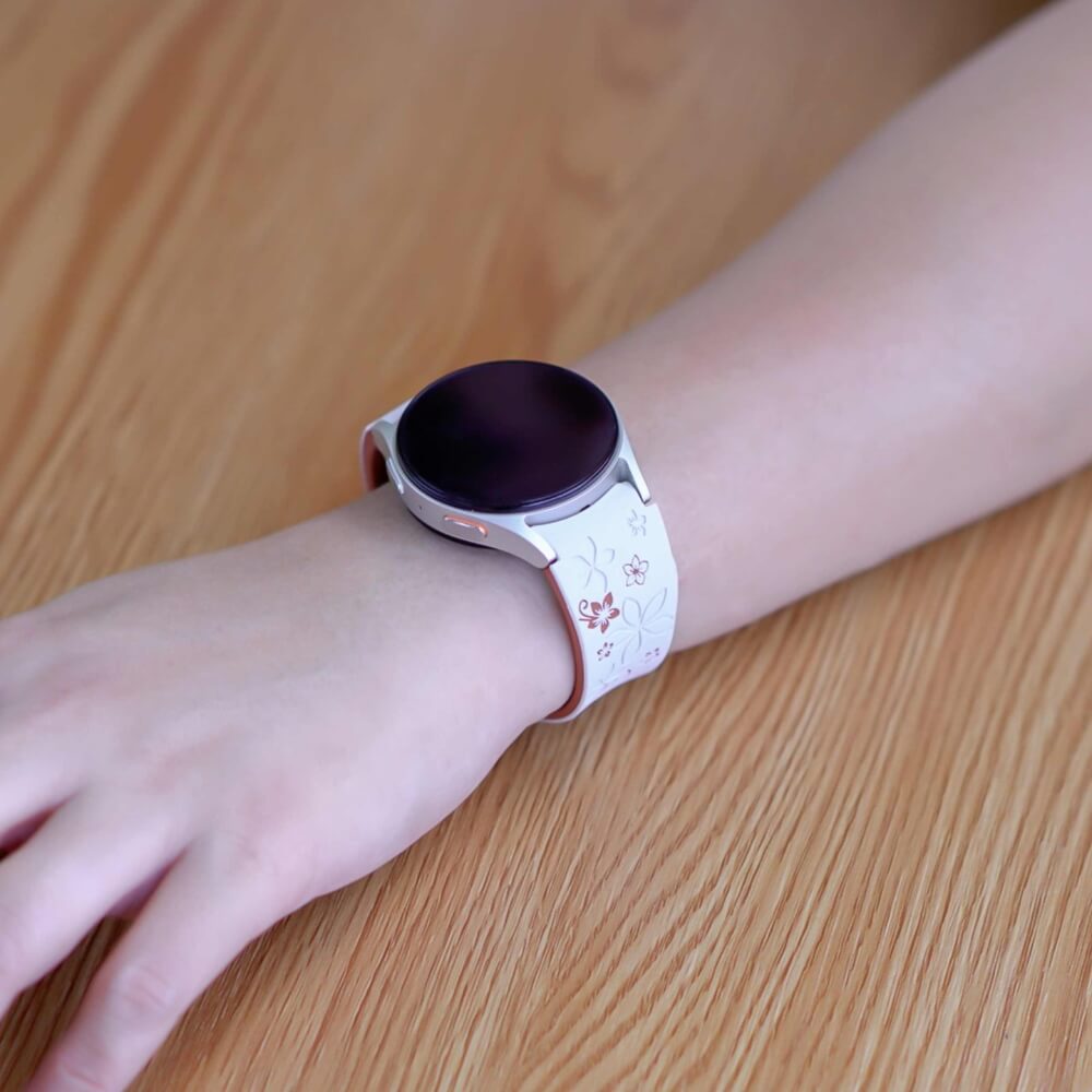 Bene Graviert Blumen Silikon Galaxy Armband