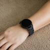 Acervus Silikon Galaxy Armband Mit Graviertem Pfotenmotiv