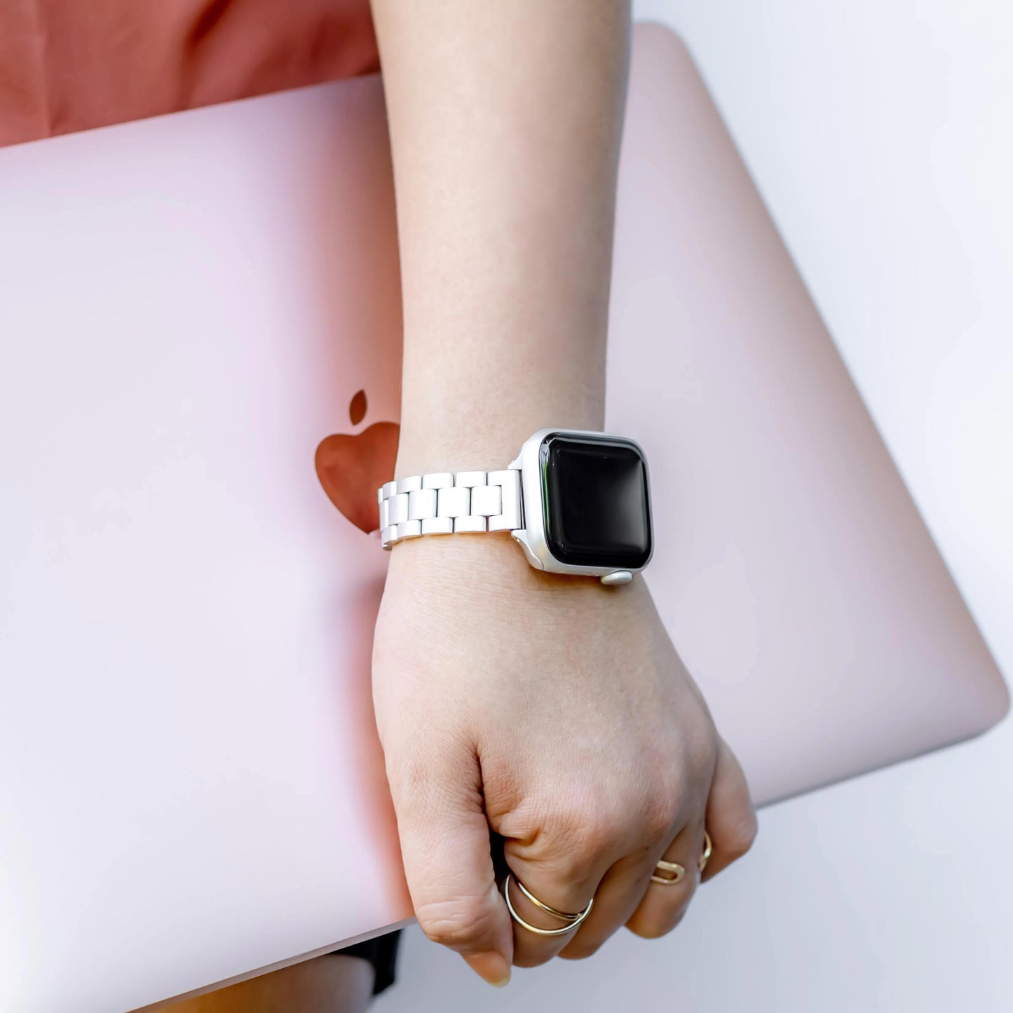 Zoe Dünnes Metall Armband